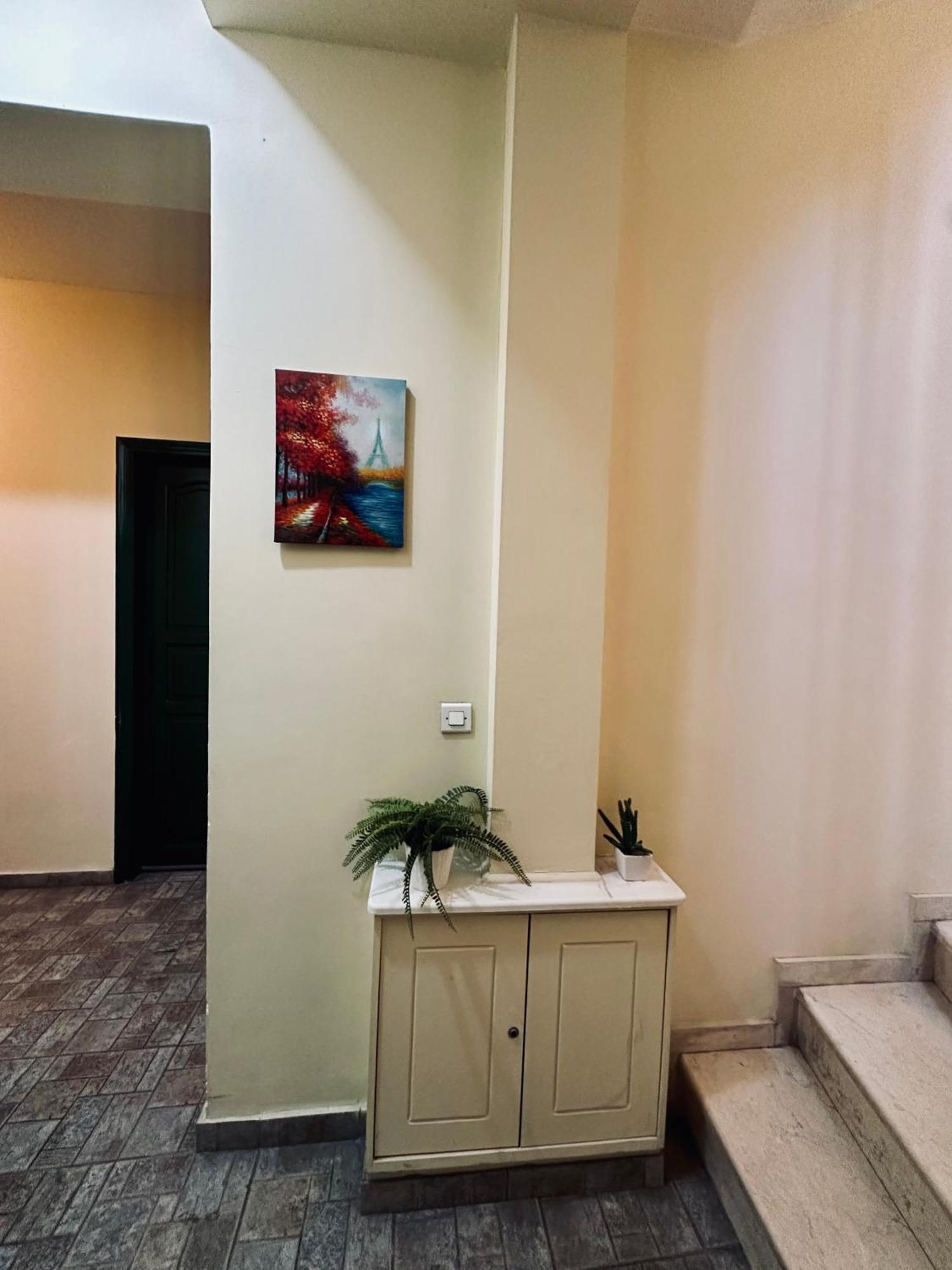 Cozy Apartments Mc Queen Афины Экстерьер фото