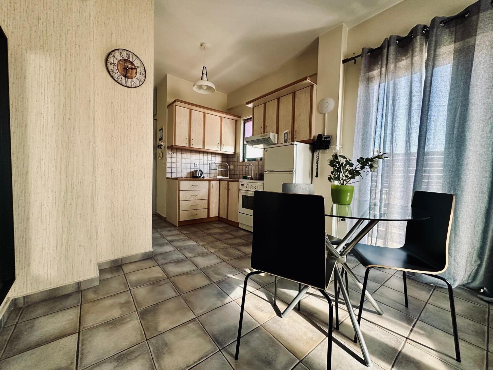 Cozy Apartments Mc Queen Афины Экстерьер фото